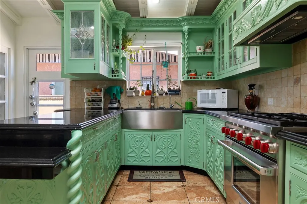 1729 W 51st Place, Los Angeles, California 90062 home-pic-14